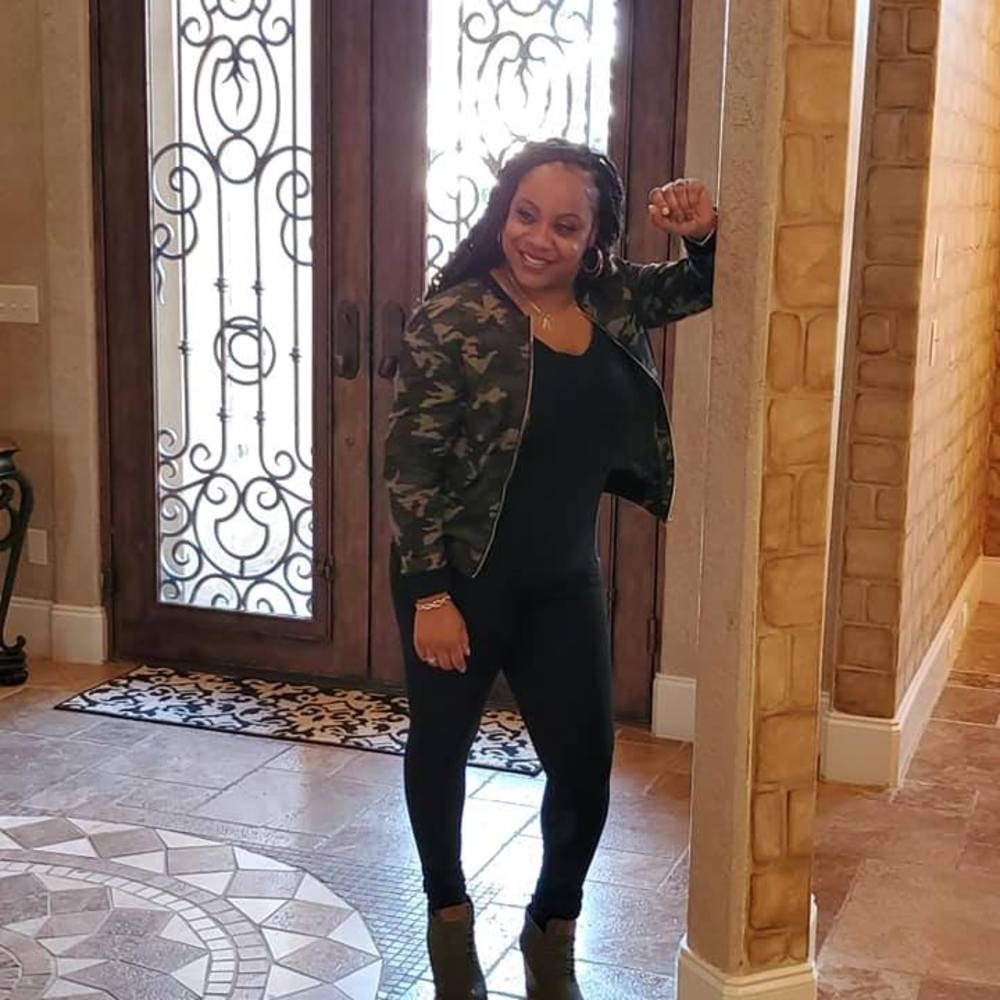 Meet your Posher, Santoria